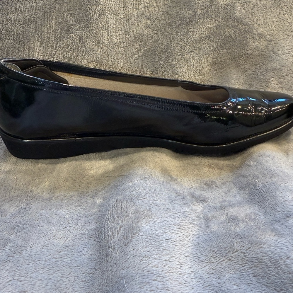 FERRAGAMO LUXURY Black patent leather FLATS